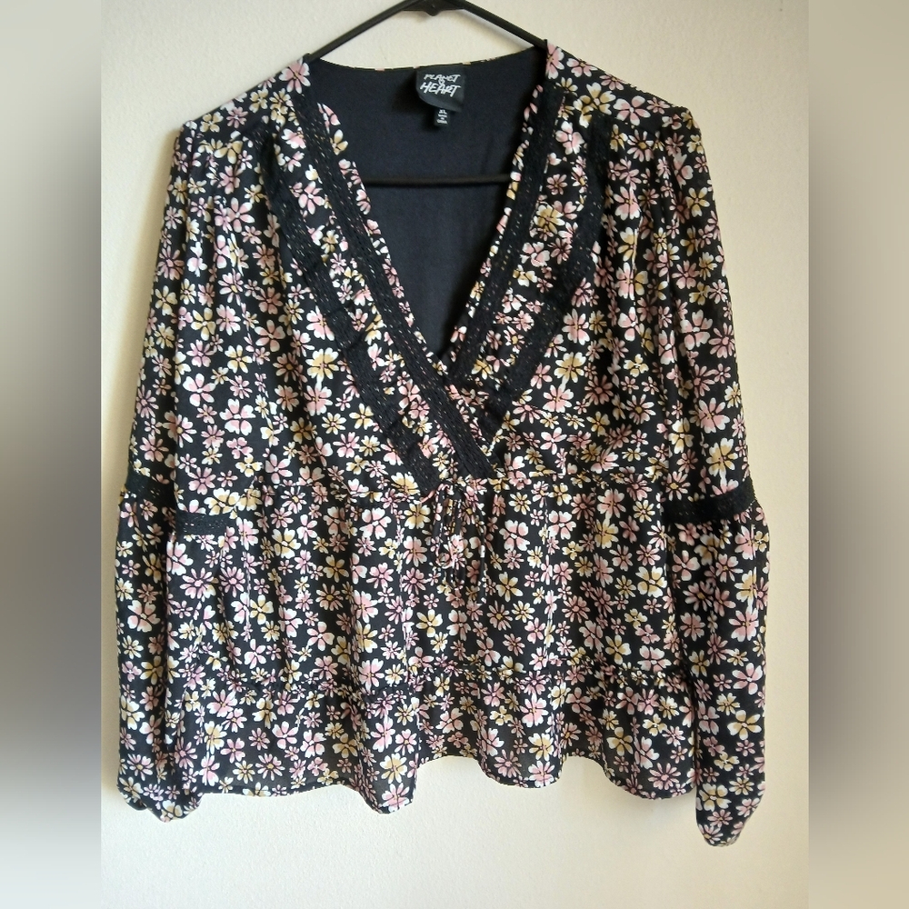Planet Heart Floral Lace Trim Lined Size XL Top.